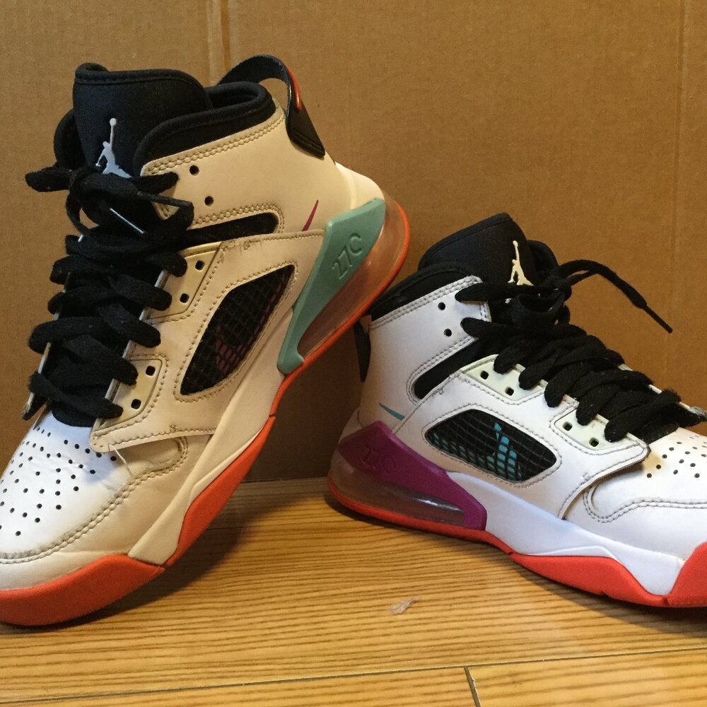 Nike Air Jordan Mars 270 GS White Hyper Violet Size 4Y